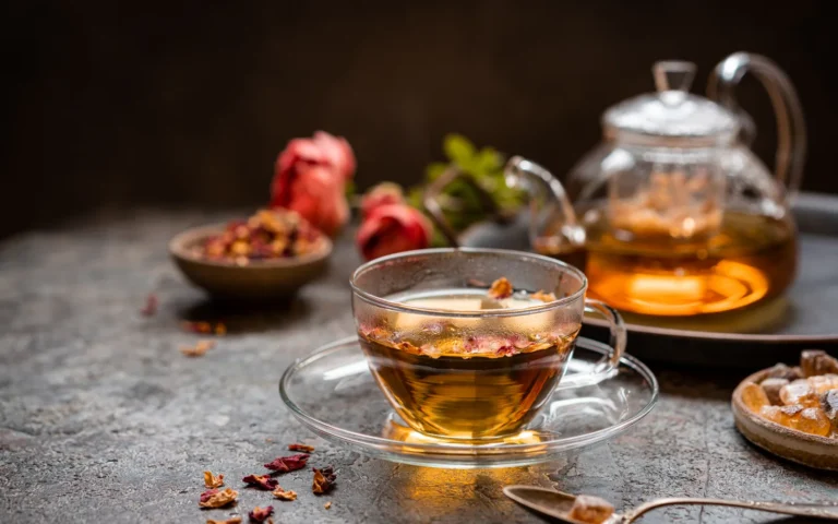 Tisane chaude et théière, ambiance cocooning
